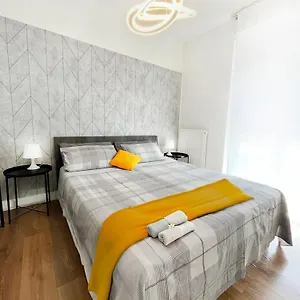 Suitesflores - Bright And Cozy In Appartamento Verona